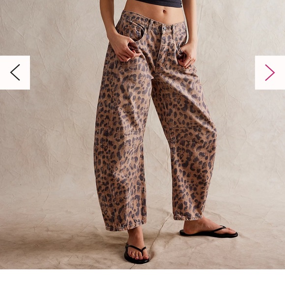 — SOLD — We the Free people printed barrel jeans size 26 NWT SOLD OUT 🚨 - Picture 3 of 4